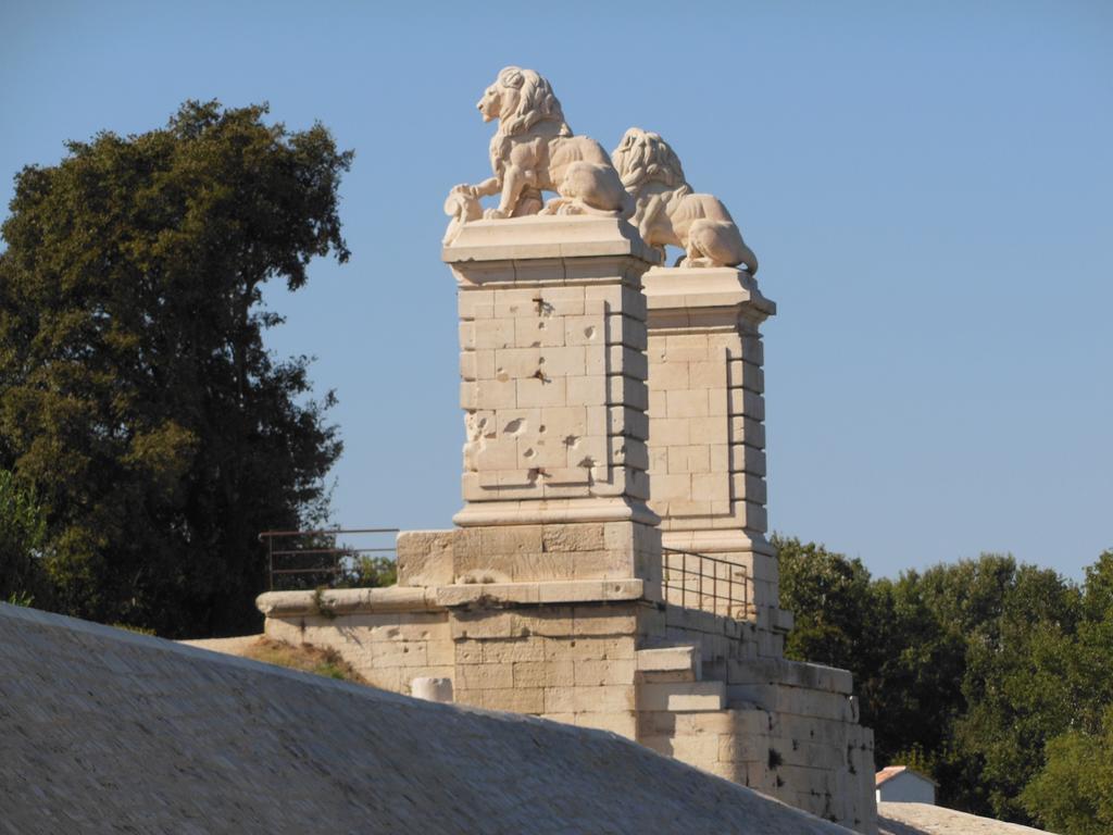 Appartement Arles Centre Historique Стая снимка